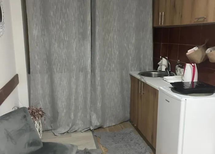 アパート Zeravica